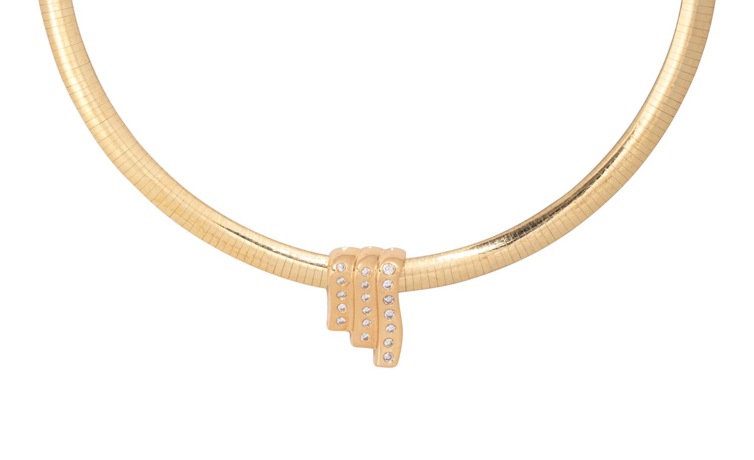 YELLOW GOLD AND DIAMOND PENDANT/NECKLACE