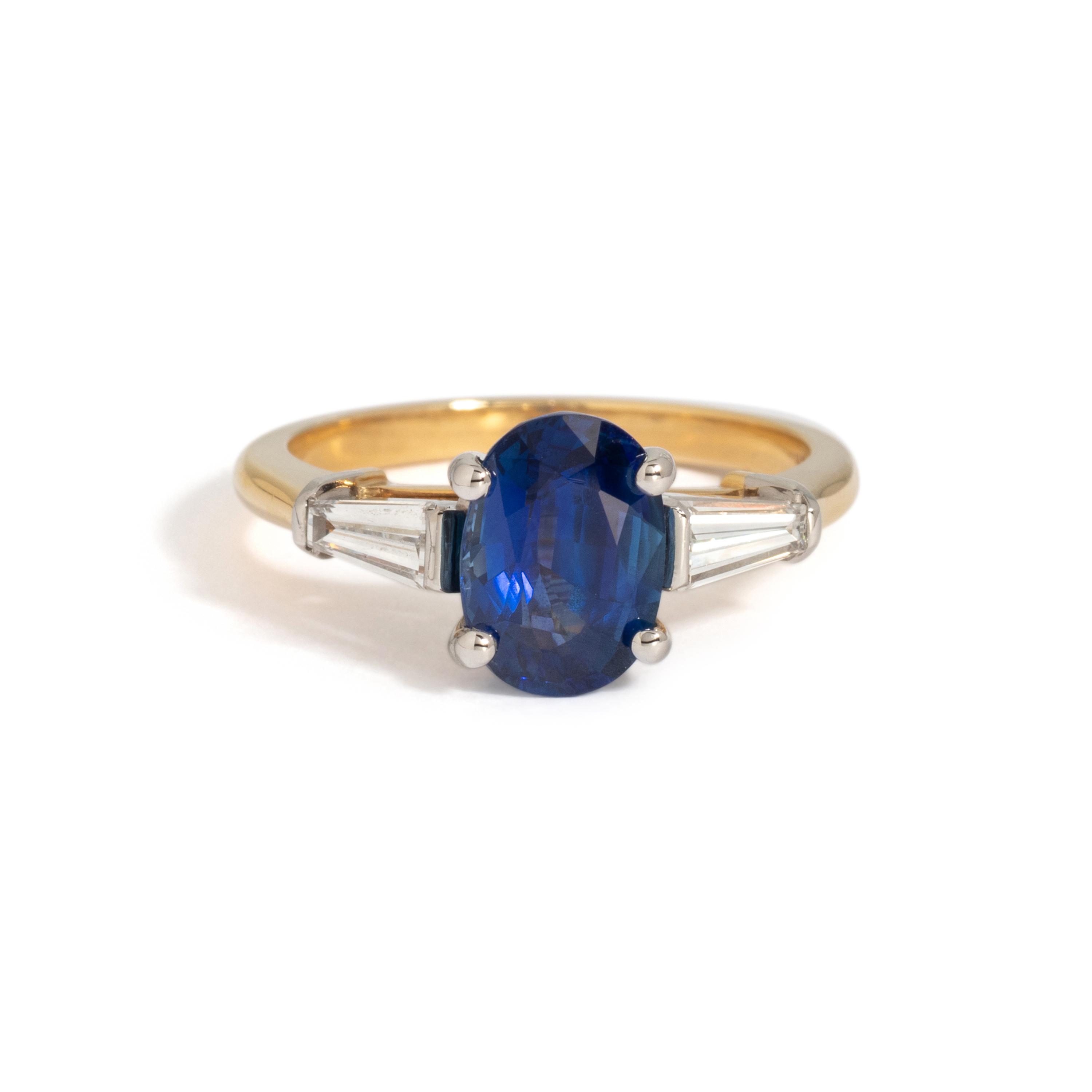 SAPPHIRE AND DIAMOND RING