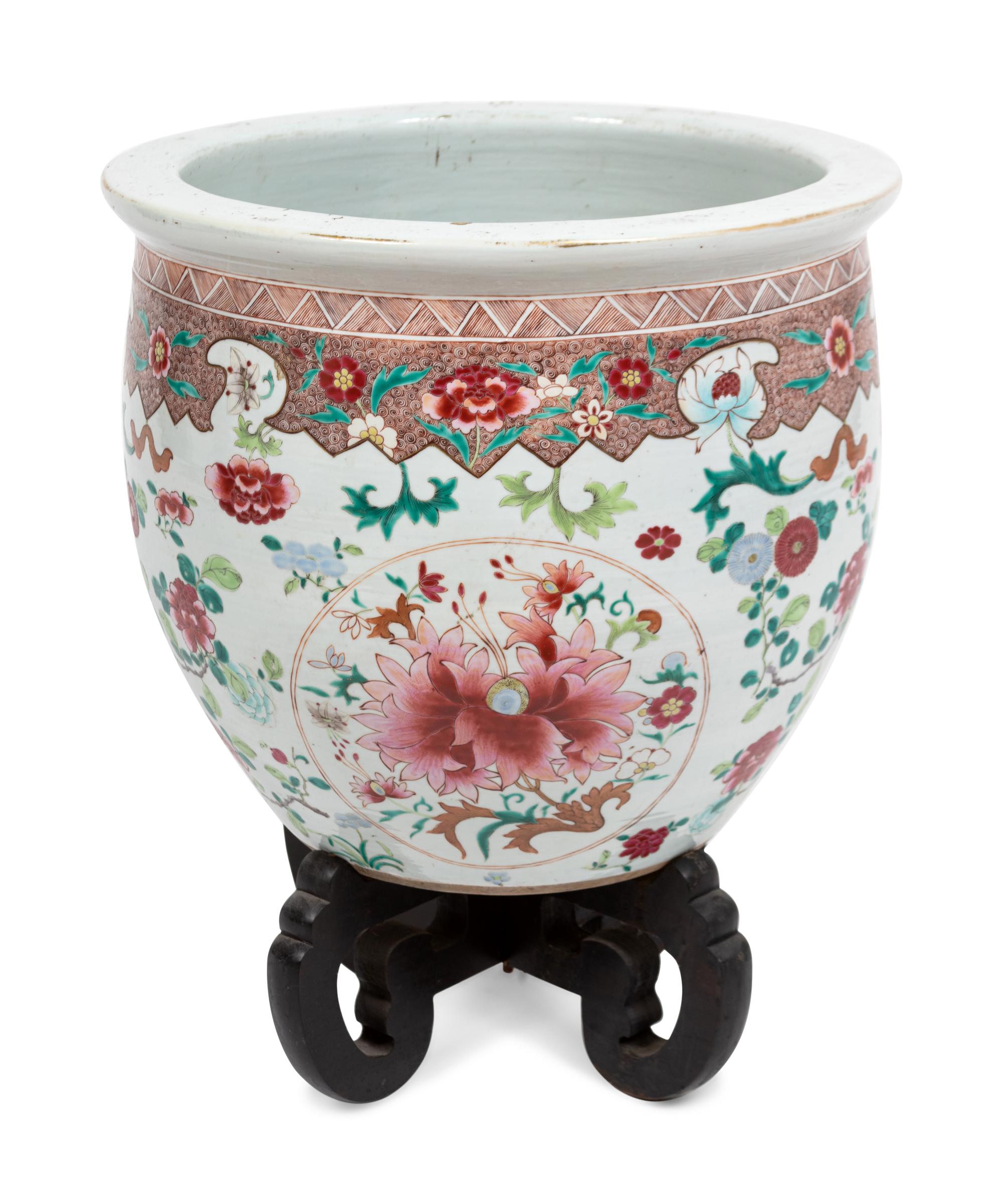 A Chinese Famille Rose Porcelain Jardinière