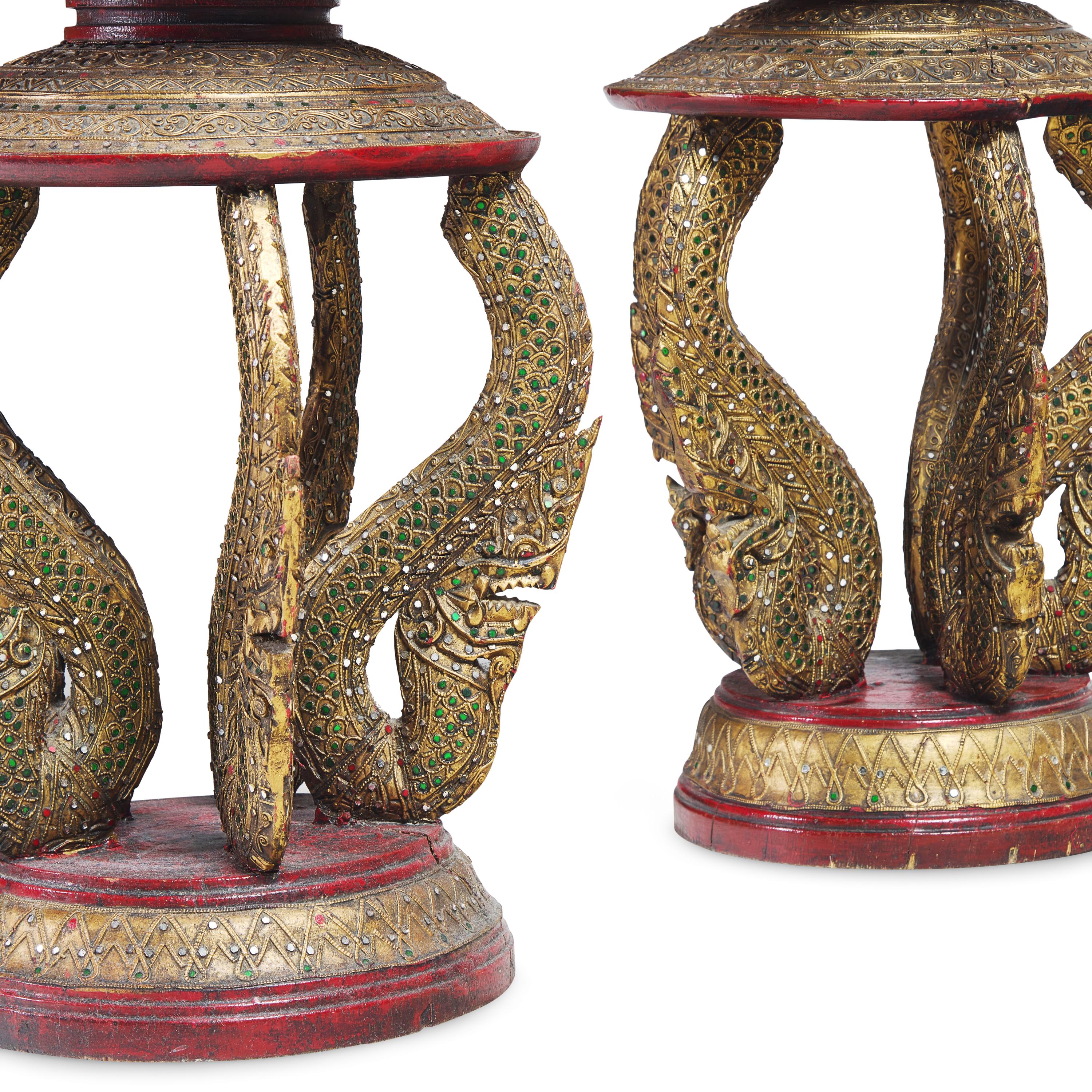 A Pair of Embellished Lacquered and Carved Wood Stands, Probably Burmese, Later 20th Century 二十世紀 或緬甸 漆金嵌百寶圓幾一對