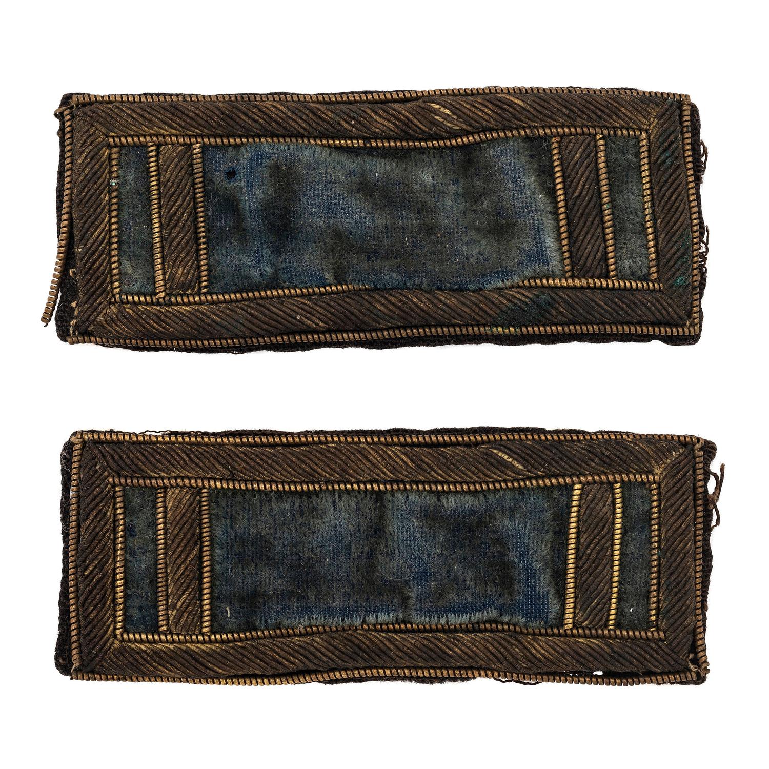 Small Pair of Infantry Lieutenant's Shoulder Straps
