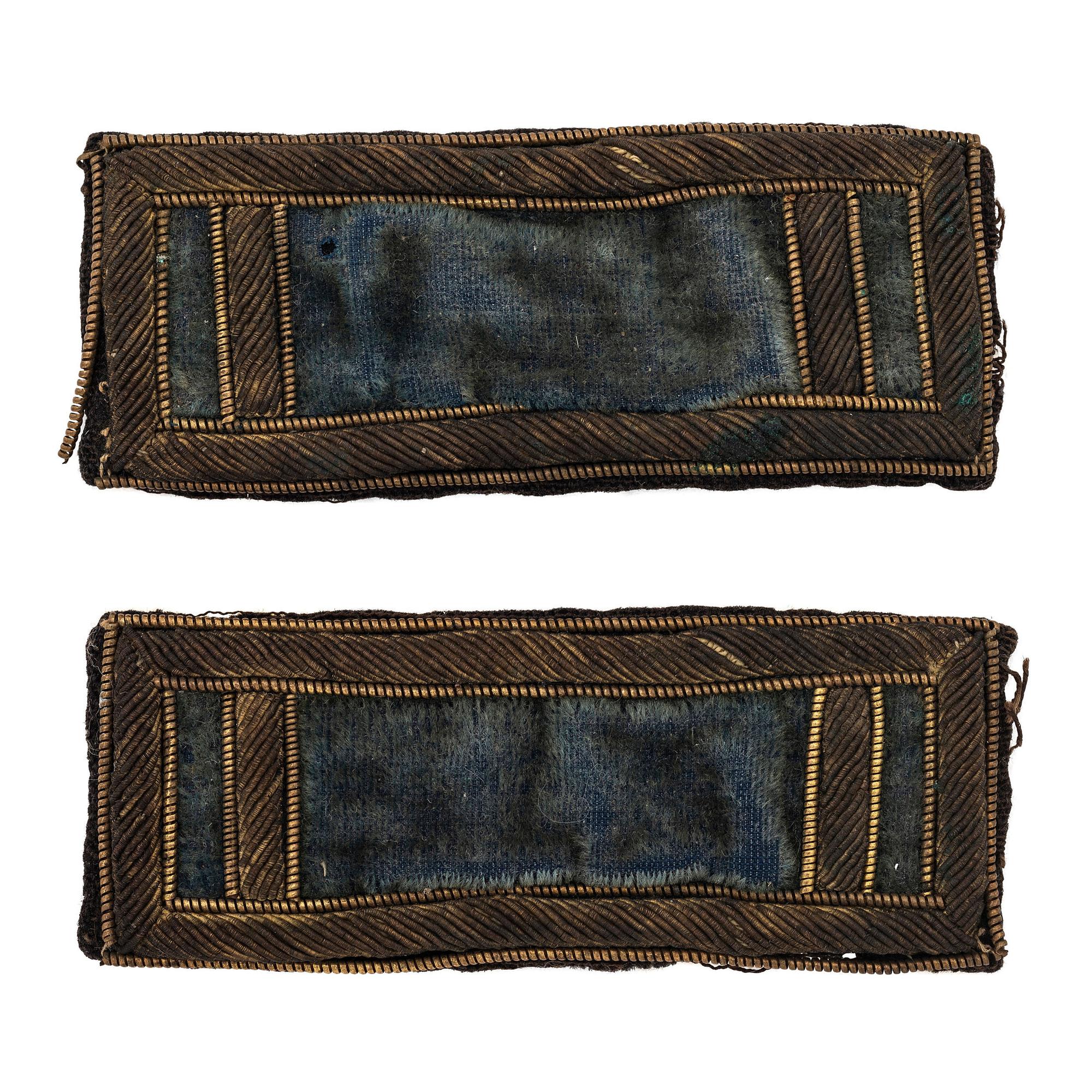 Small Pair of Infantry Lieutenant's Shoulder Straps