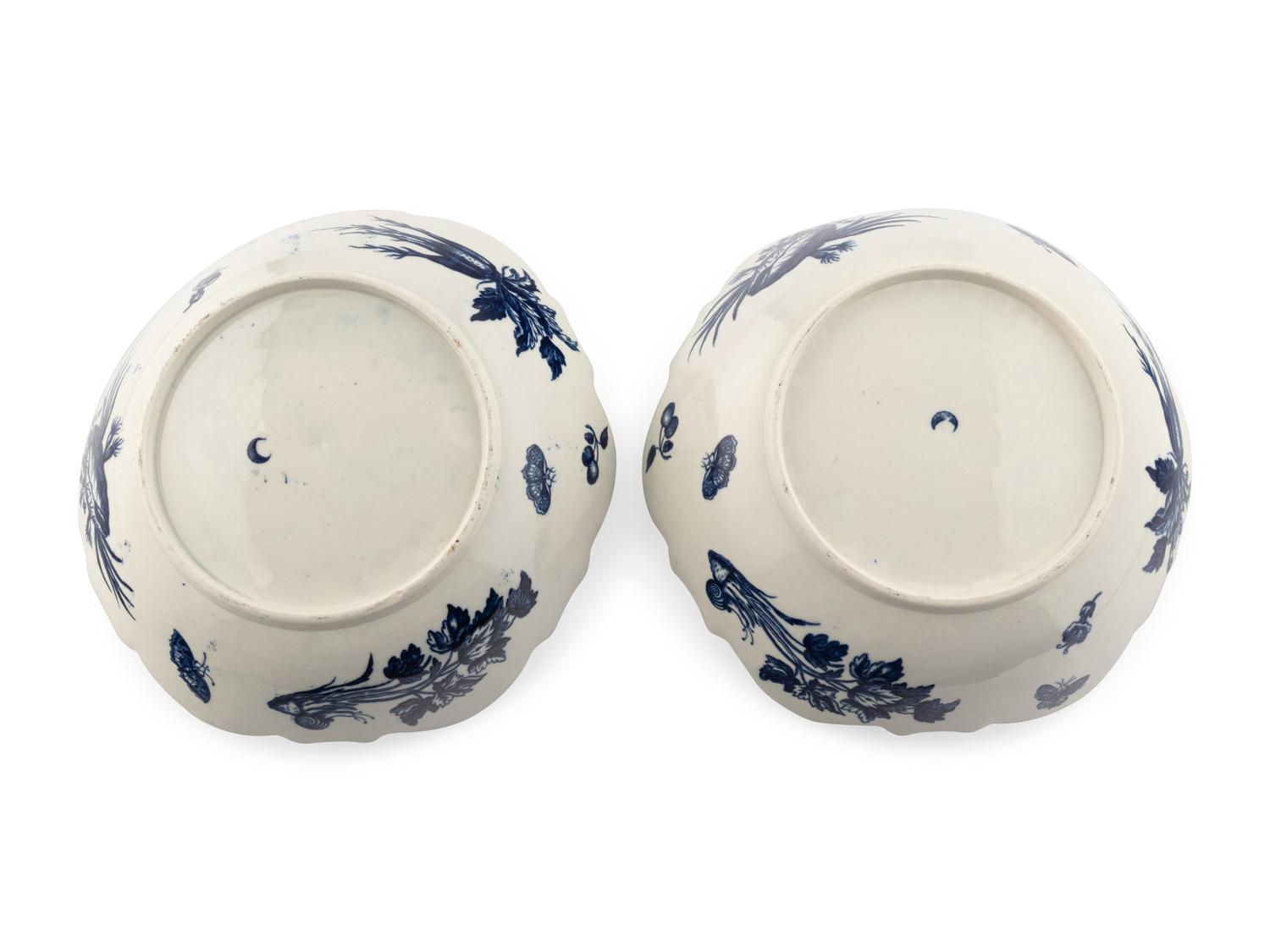 A Pair of Worcester Porcelain Bowls