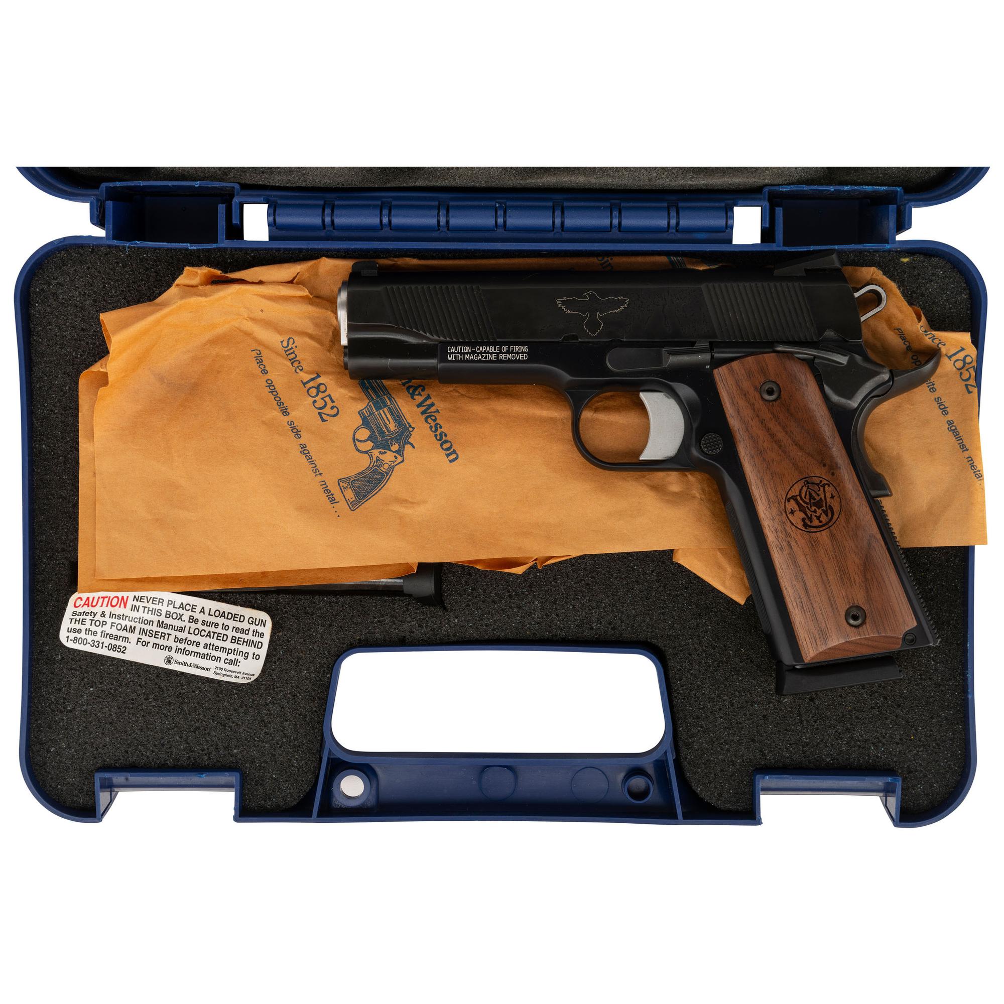 *Smith & Wesson Gunsite Edition Model 1911PD in Box with Accessories