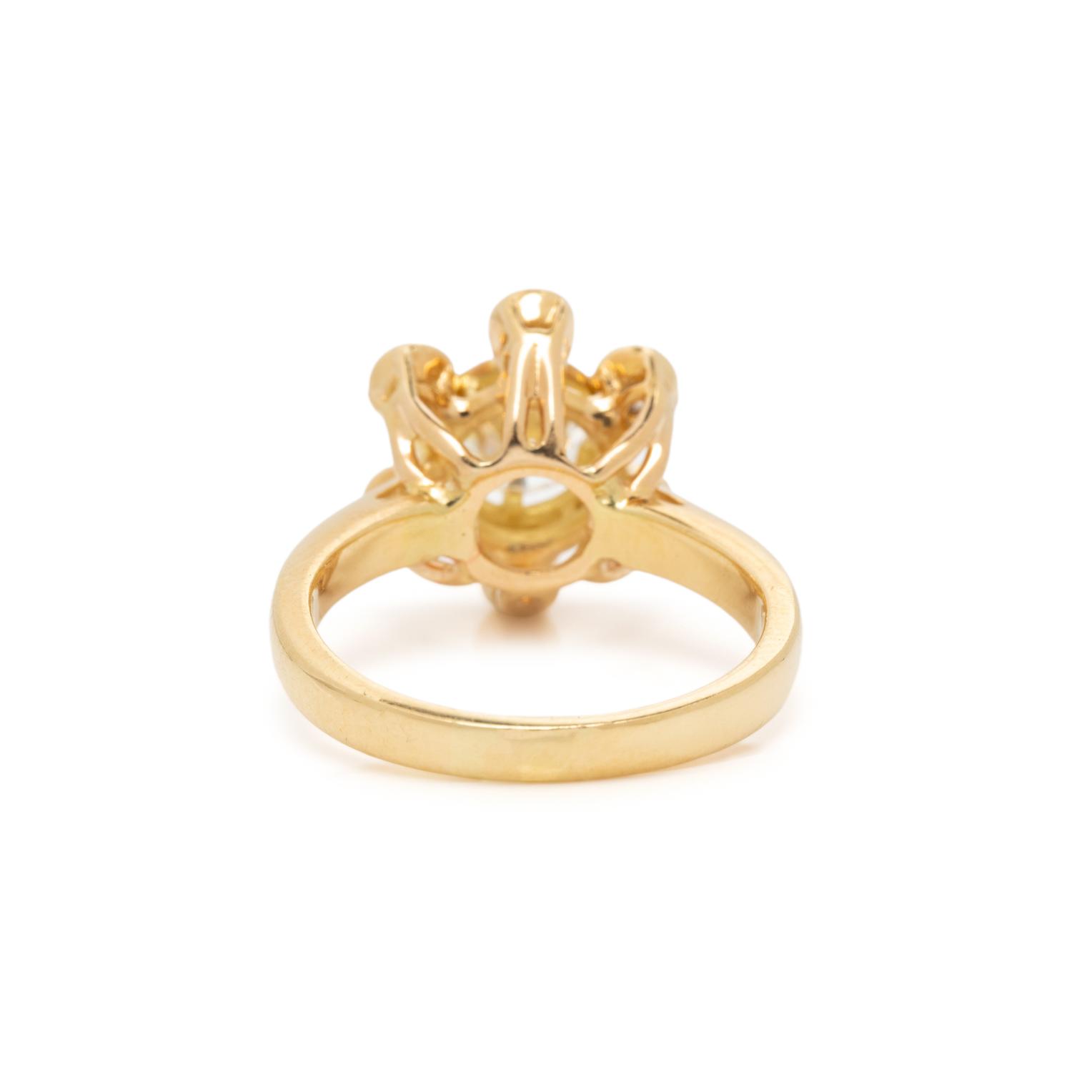 YELLOW GOLD AND DIAMOND RING