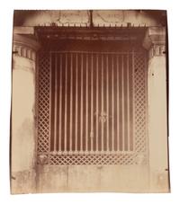 A group of three photographs ( Grille du Cabaret, 34 quai de l'Hôtel de Ville , 1900; Grille, rue de Turenne , 1922; Balcon, [15] rue du Petit Pont , 1913)