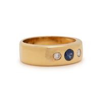 YELLOW GOLD, SAPPHIRE AND DIAMOND RING