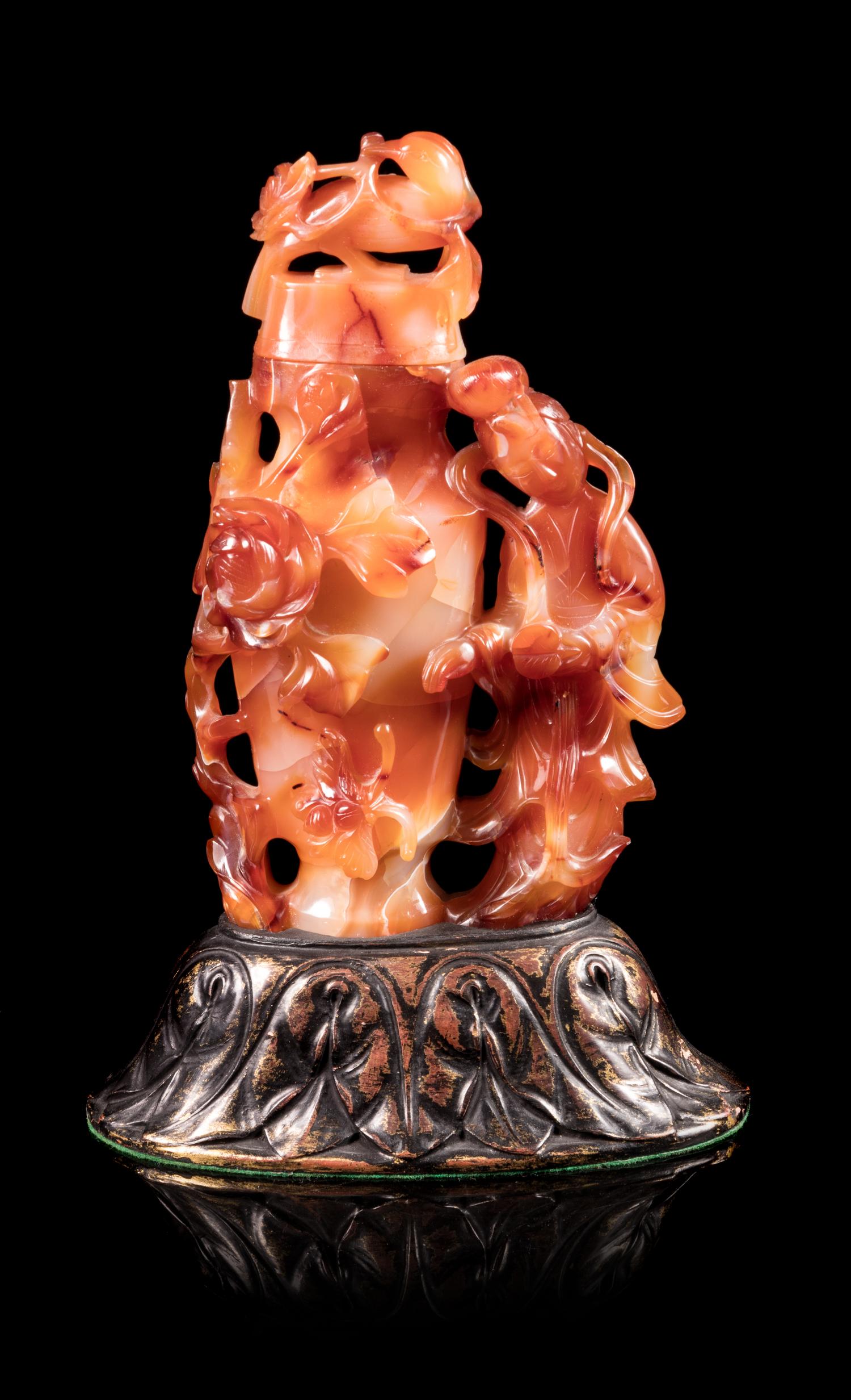An Agate Covered Vase Height 7 1/2 inches. — LATE 19TH/EARLY 20TH CENTURY