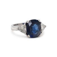 SAPPHIRE AND DIAMOND RING