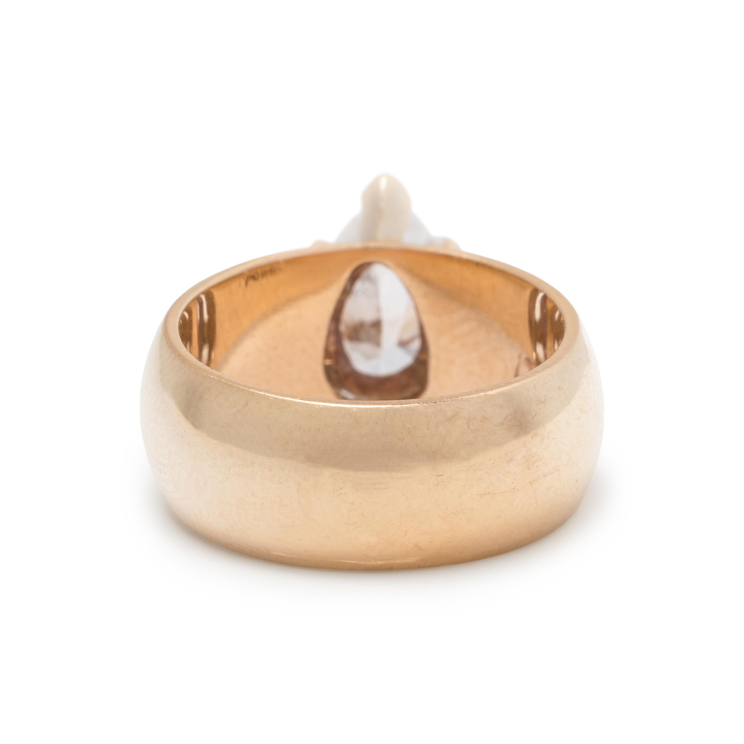 YELLOW GOLD AND DIAMOND RING