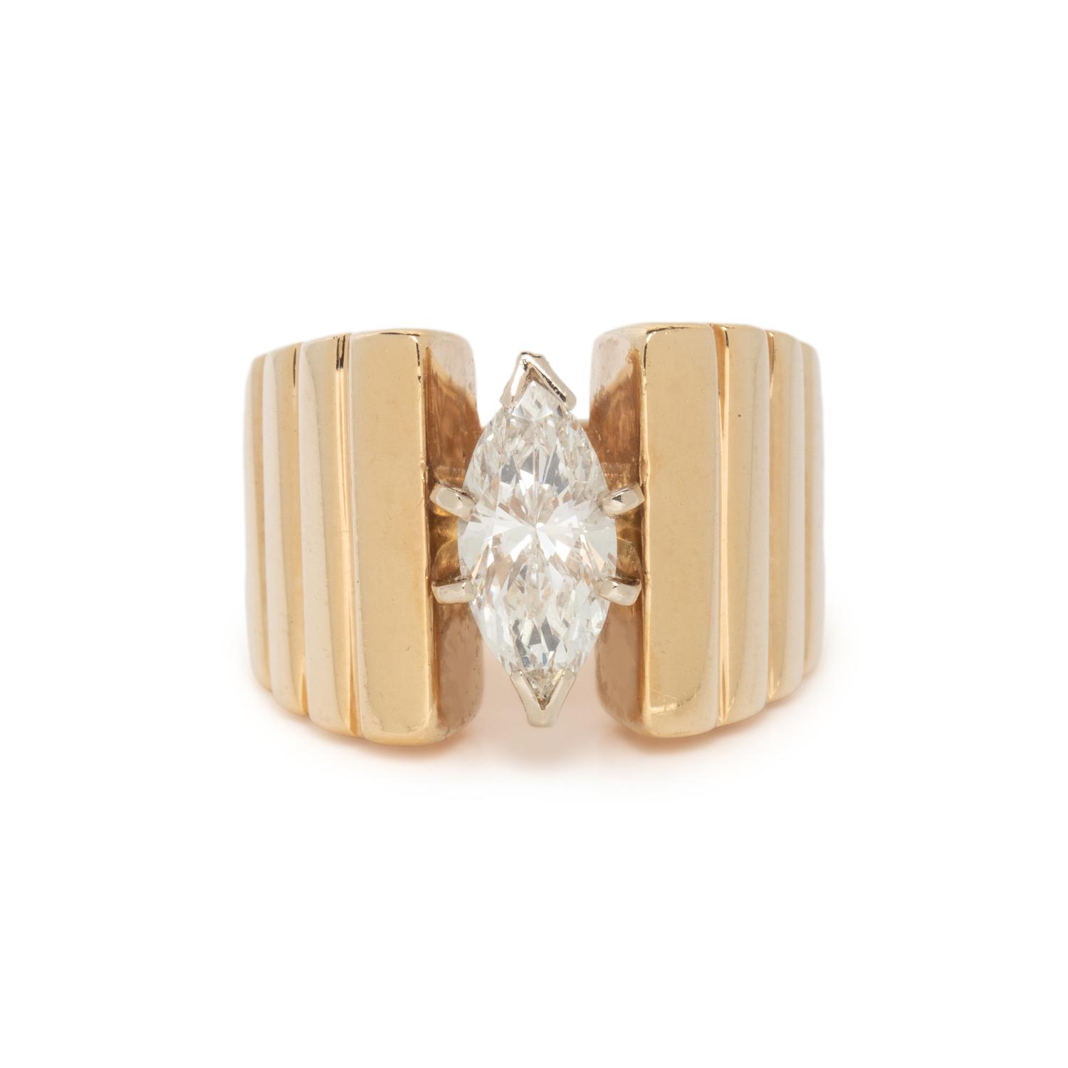 DIAMOND AND YELLOW GOLD RING