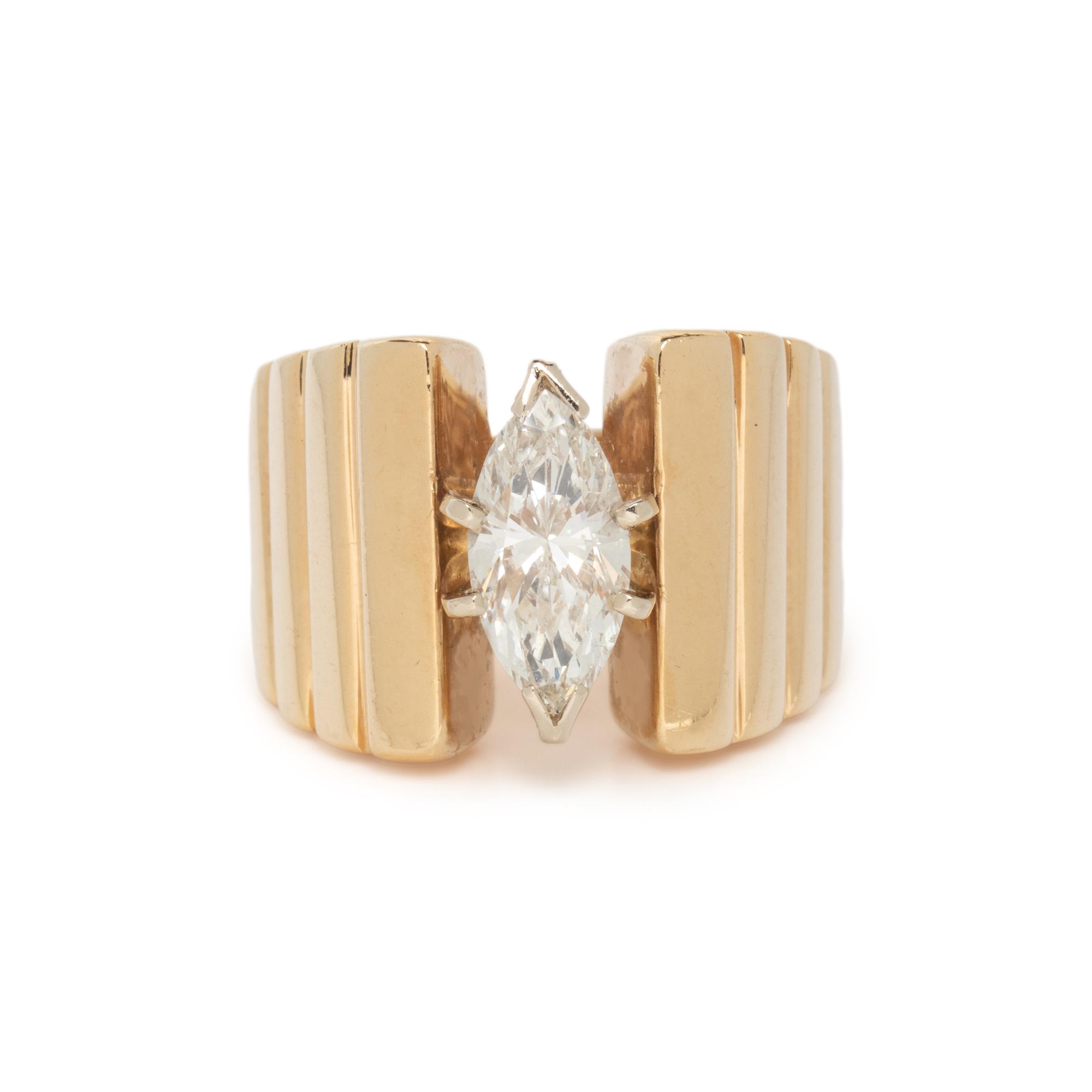 DIAMOND AND YELLOW GOLD RING