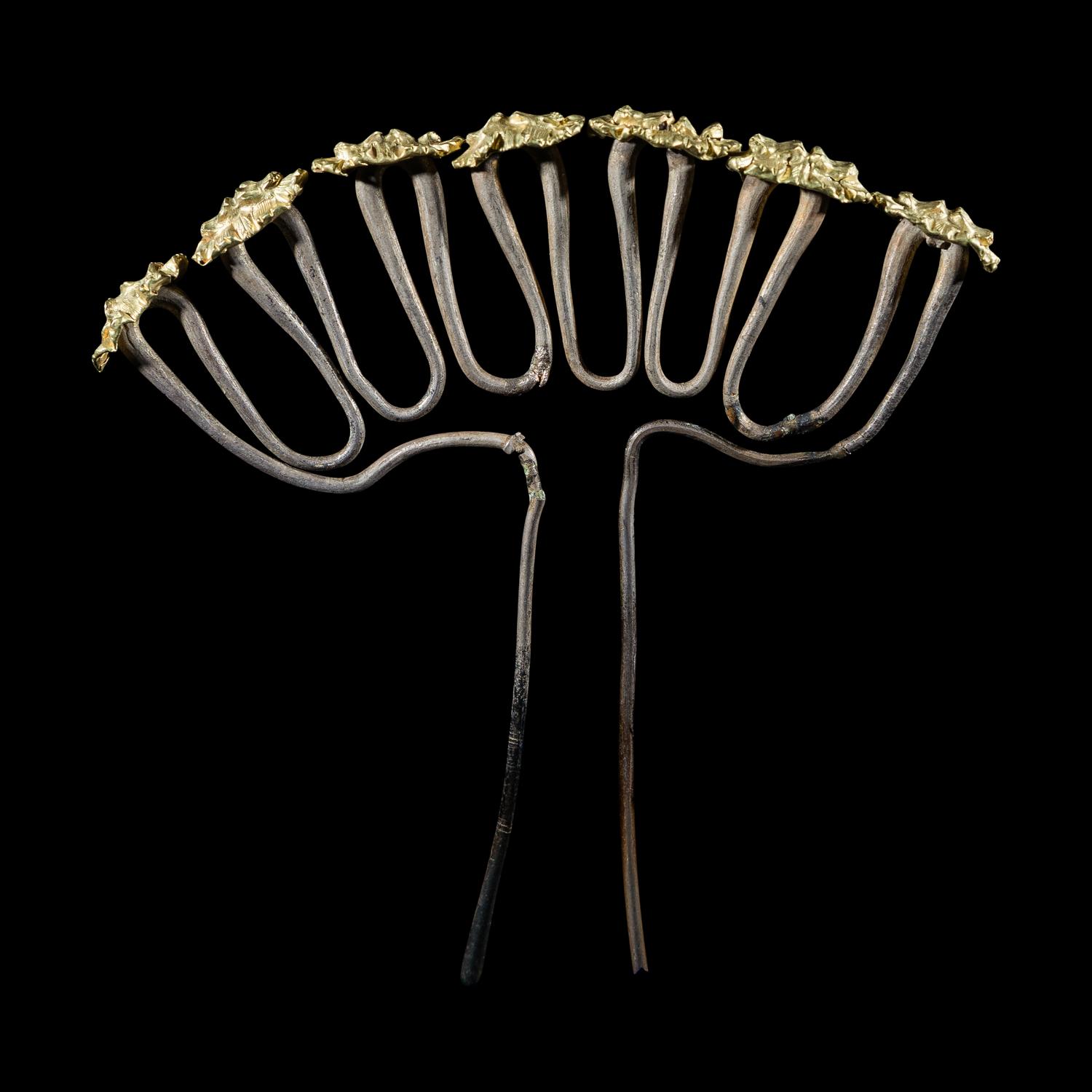 A Chinese Parcel Gilt Silver 'Peony' Hairpin, Chai, Song Dynasty 宋 金裹頭連七式花頭銀釵