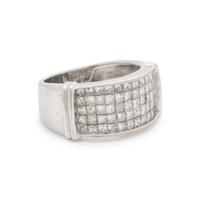 WHITE GOLD AND DIAMOND RING