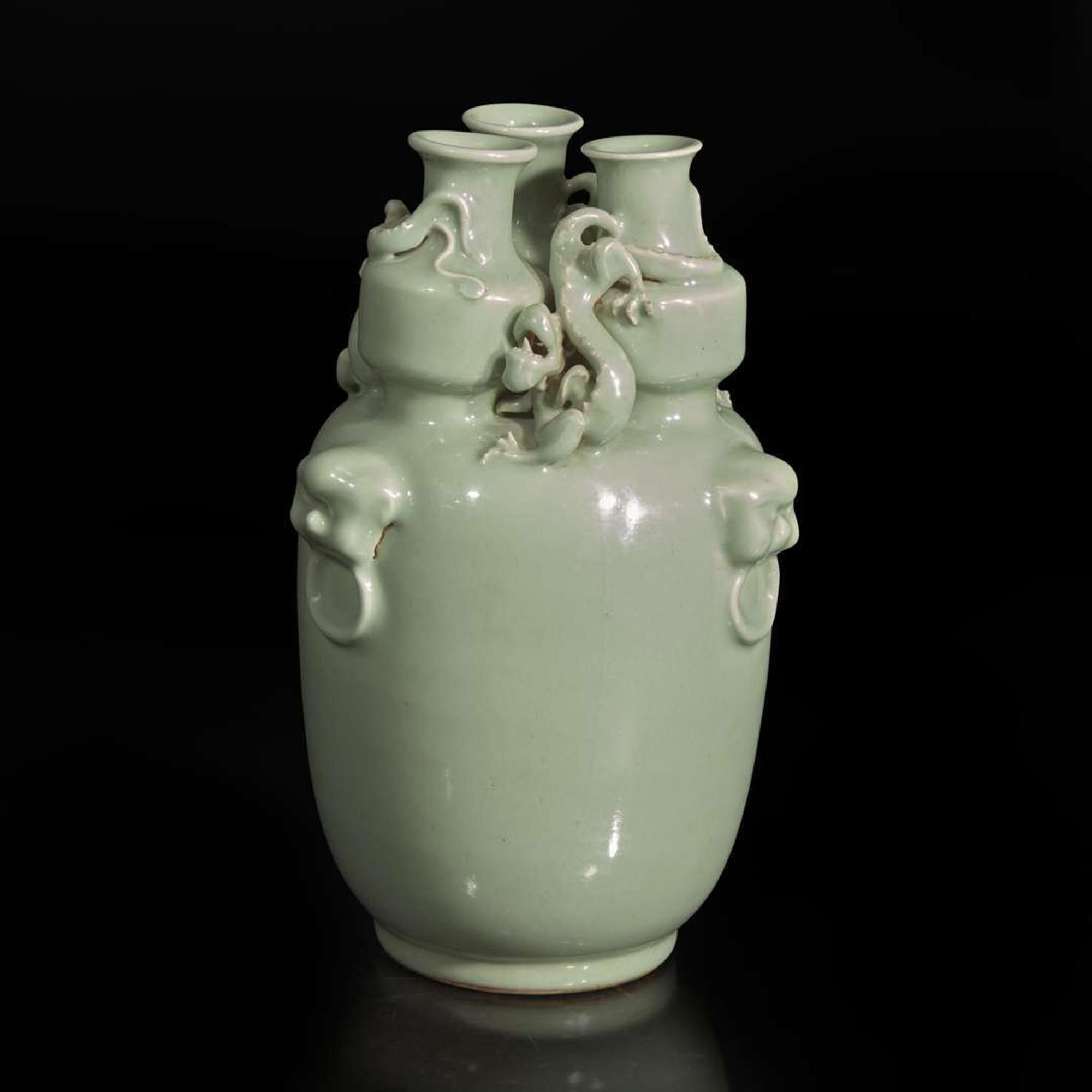 An unusual Chinese Longquan celadon-glazed triple-necked vase 龙泉青釉三口瓶 Qing dynasty ?