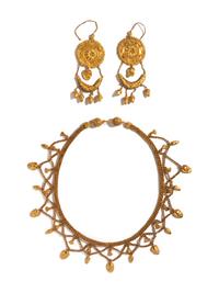 An Etruscan Revival Gold Fringe Necklace with a Pair of Etruscan Revival Gold Earrings