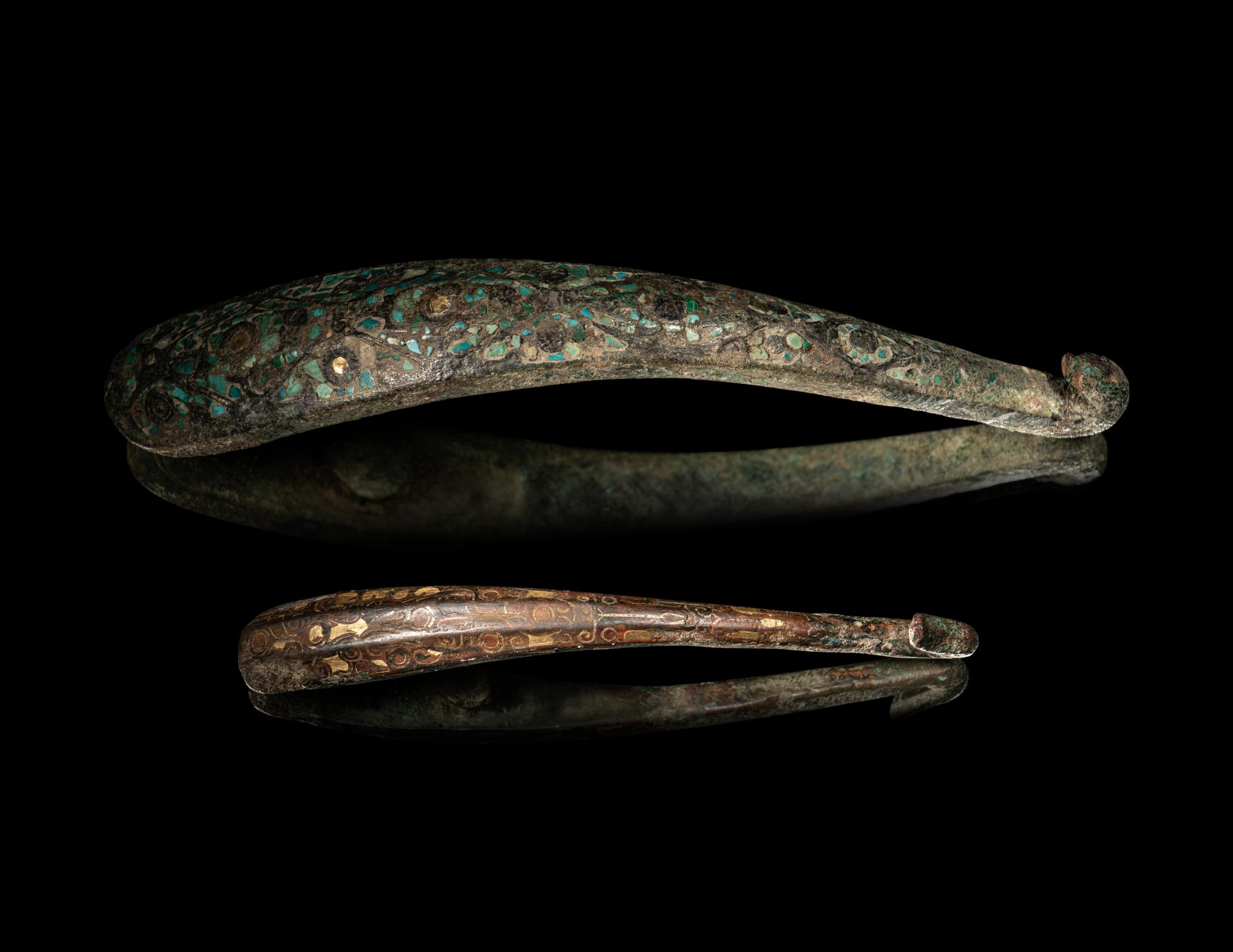 Two Inlaid Bronze Garment Hooks, Daigou