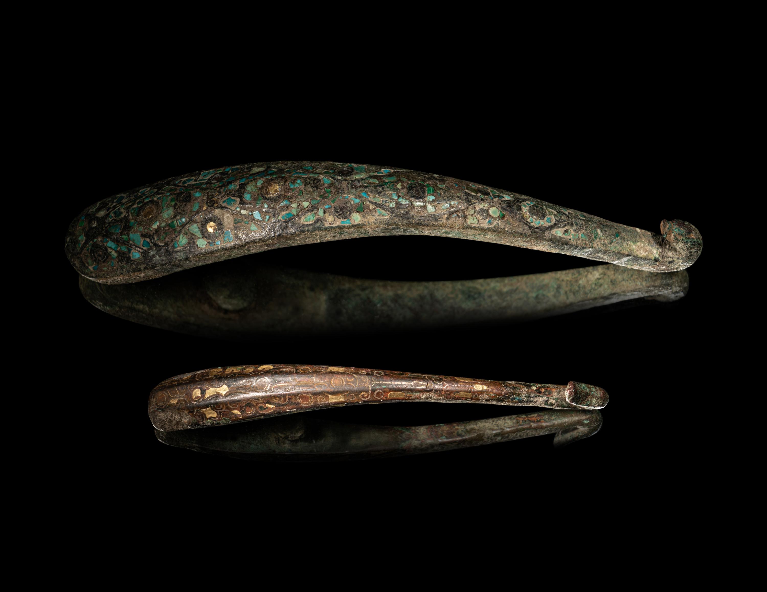 Two Inlaid Bronze Garment Hooks, Daigou