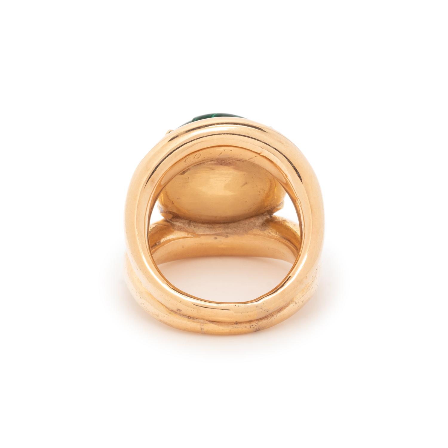 MALACHITE AND YELLOW GOLD RING