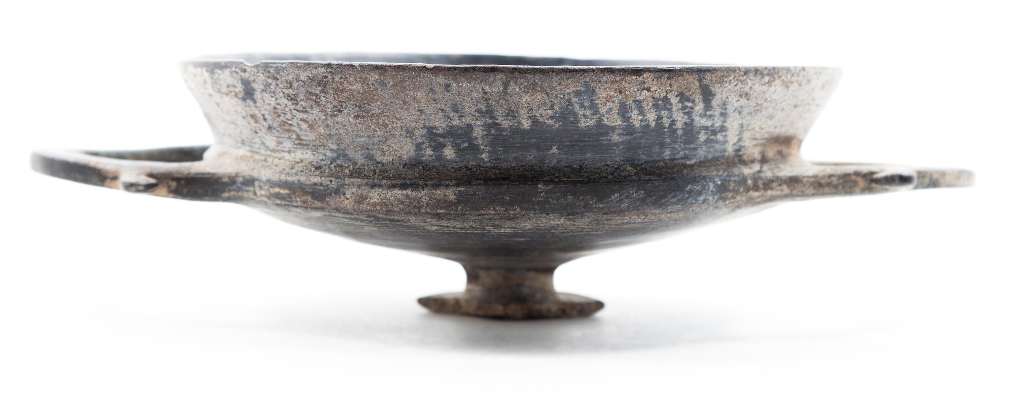 An Etruscan Pottery Kylix Diameter 6 inches. — CIRCA THIRD CENTURY B.C.