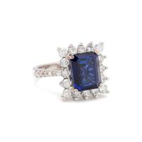 SAPPHIRE AND DIAMOND RING