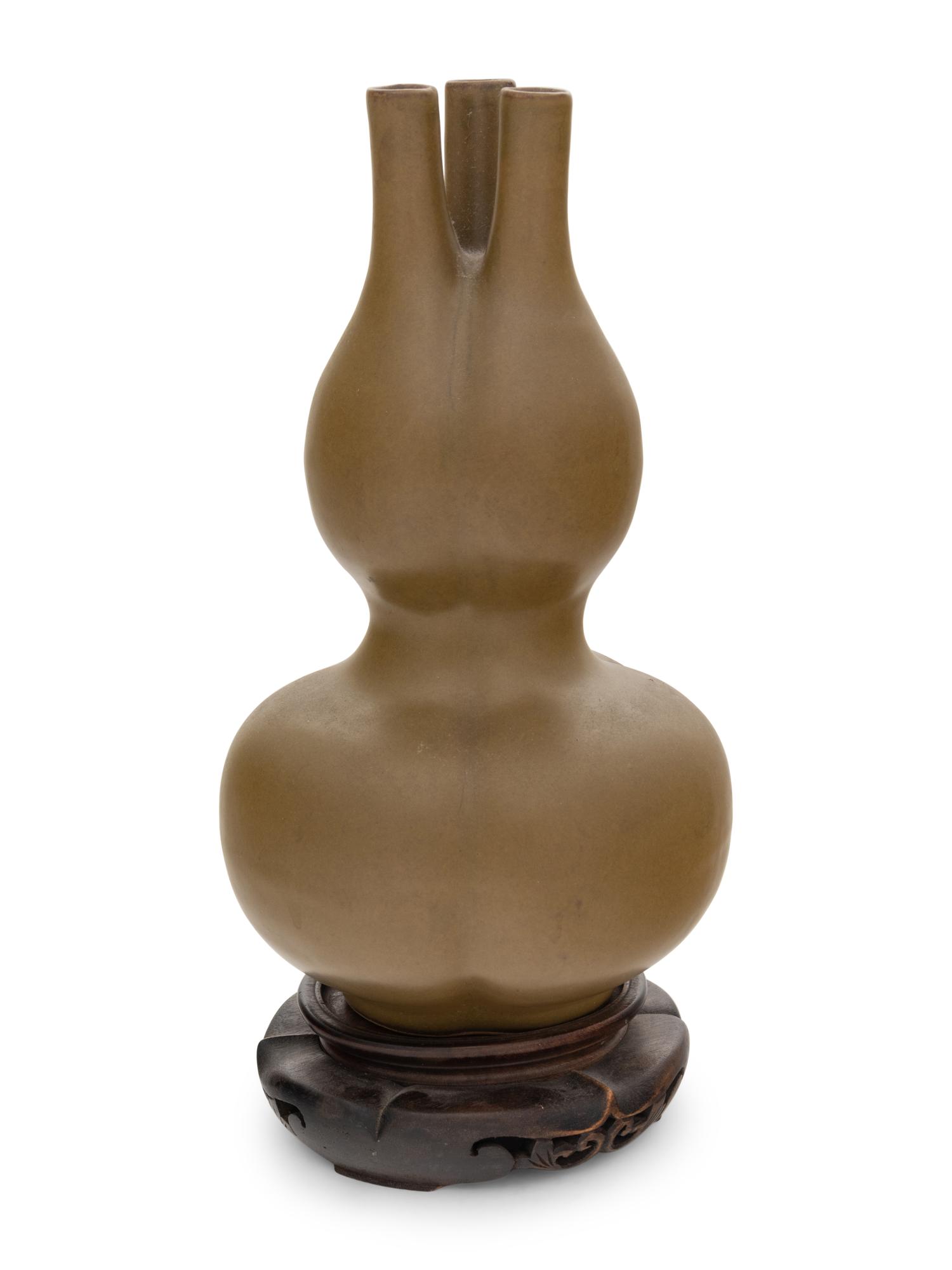 A Teadust Glazed Porcelain Triple-Neck Gourd Vase