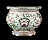 A Large Chinese Famille Rose Porcelain Jardiniere