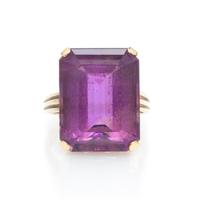 A Retro 14 Karat Yellow Gold and Amethyst Ring, 5.20 dwts.