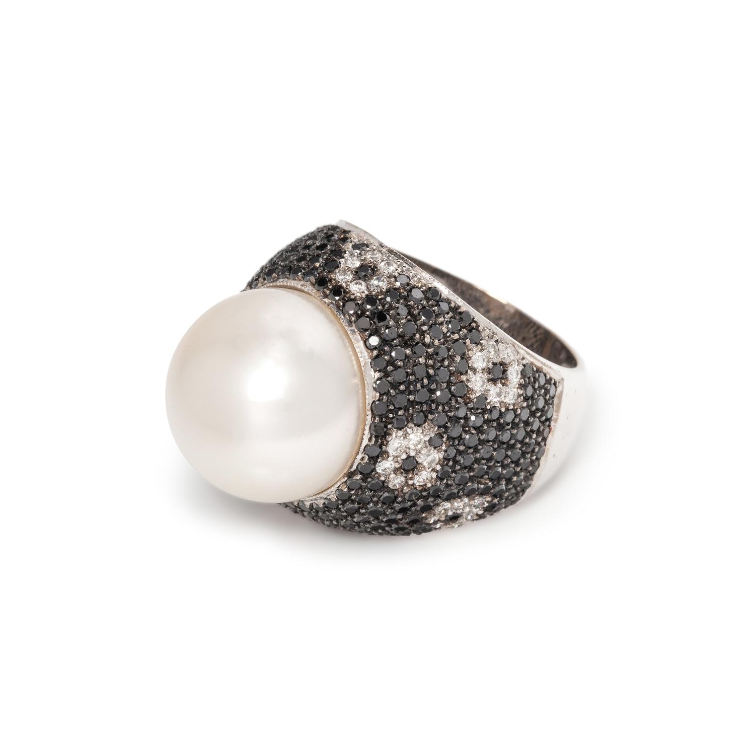 CULTURED SOUTH SEA PEARL, BLACK DIAMOND AND DIAMOND RING