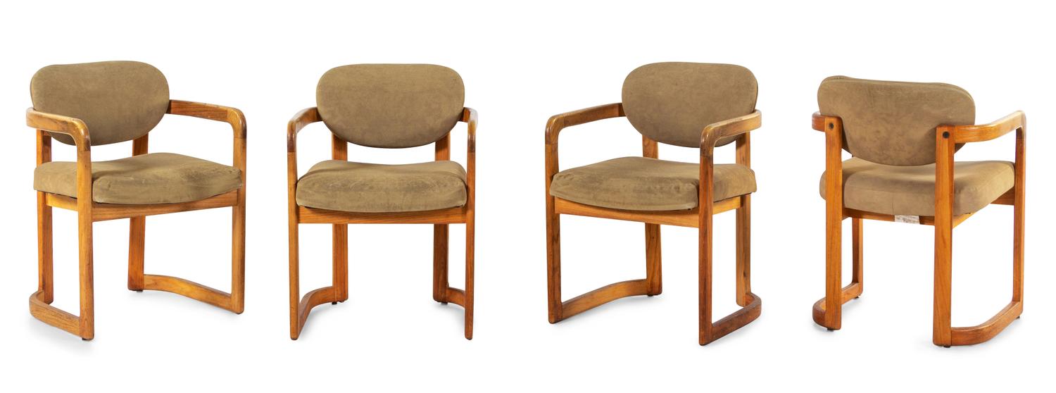 Madison Furniture Industries , Mid-20th Century, a set of four modernist bentwood dining chairs