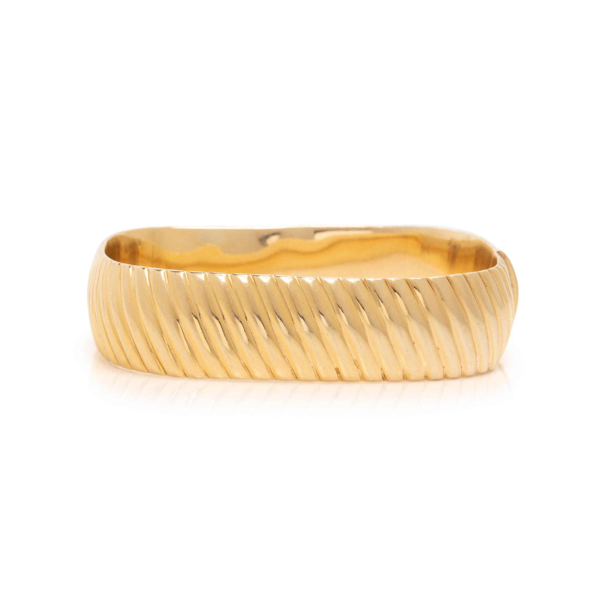 YELLOW GOLD BANGLE BRACELET