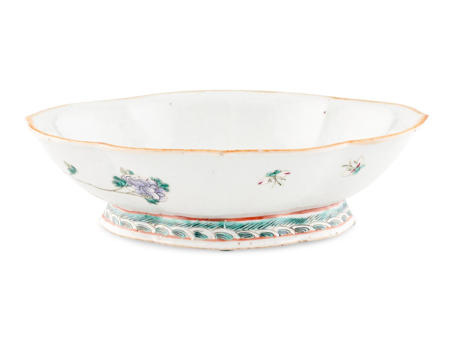 A Chinese Export Porcelain Dish