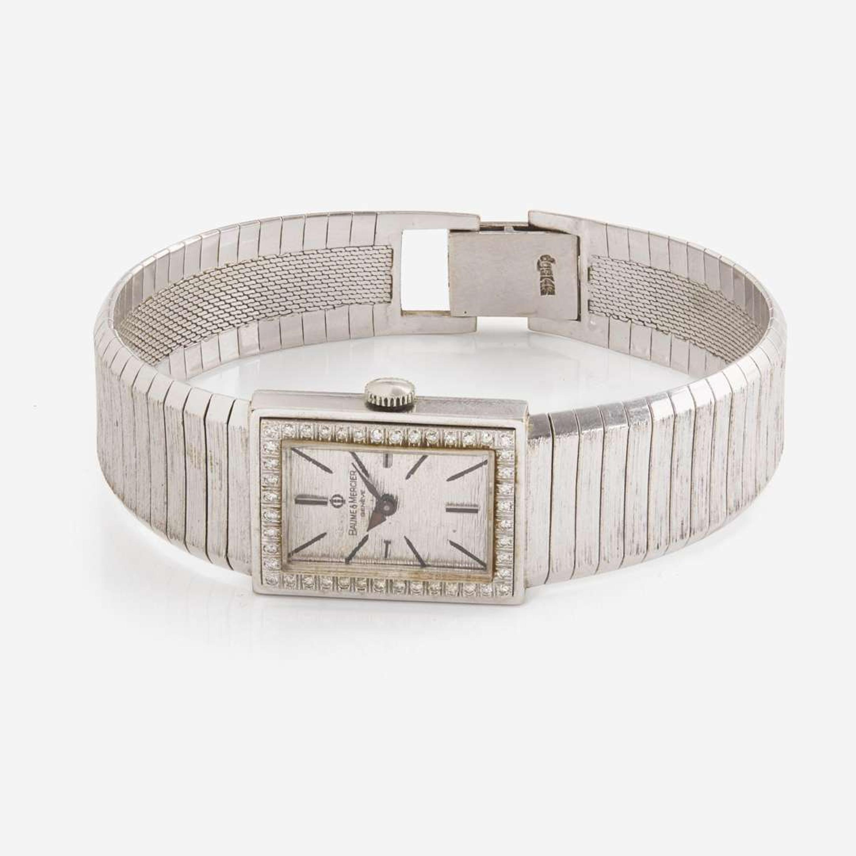 A Ladies 14K White Gold Baume & Mercier Watch 17 Jewels