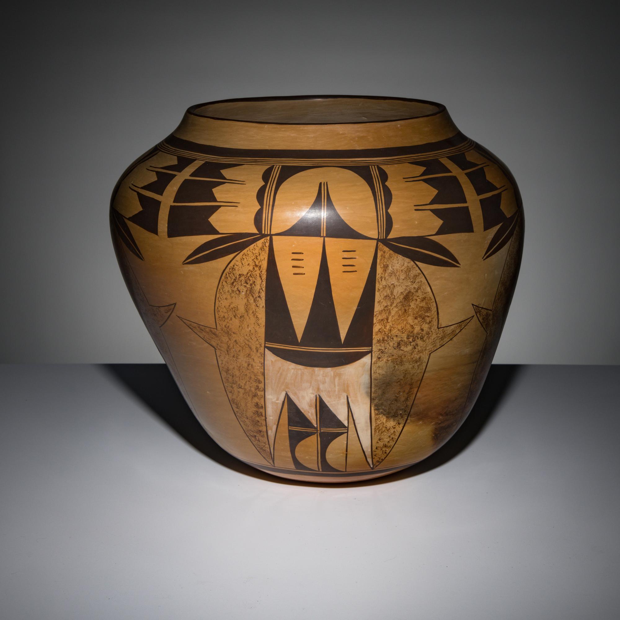 Rachel Sahmie Nampeyo (Hopi-Tewa, 1956-2022) — Monumental Polychrome Pottery Jar