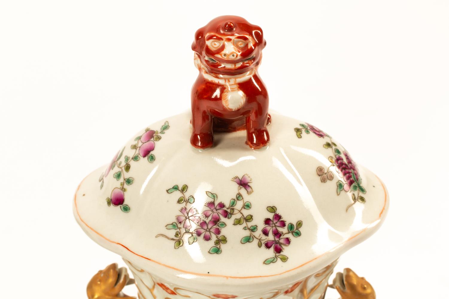 A Pair of Chinese Export Porcelain Covered Vases — EARLY 20TH CENTURY
