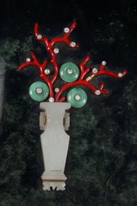 A Large Nephrite Box with Diamond, Coral and Sapphire Inlay