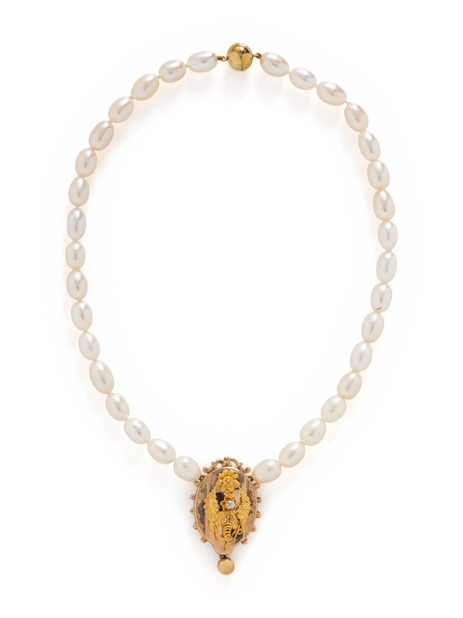CULTURED PEARL AND GOLD FLOWER NECKLACE