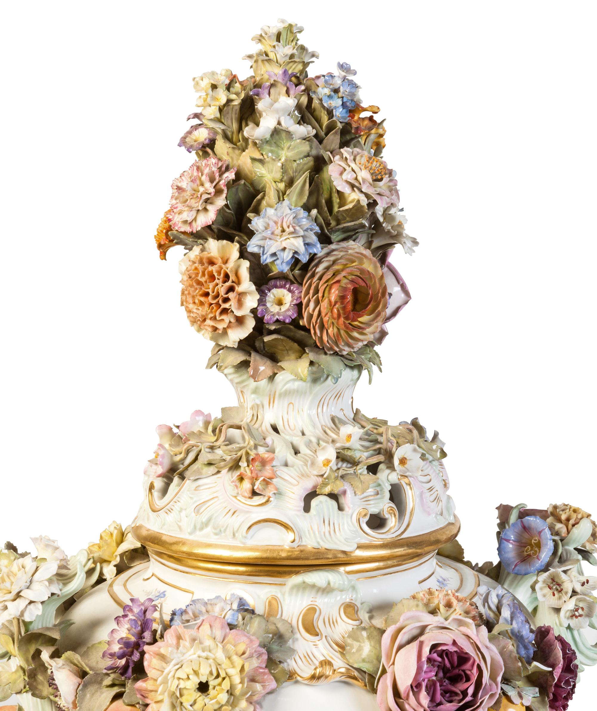 A Meissen Porcelain Potpourri Urn, Cover and Stand