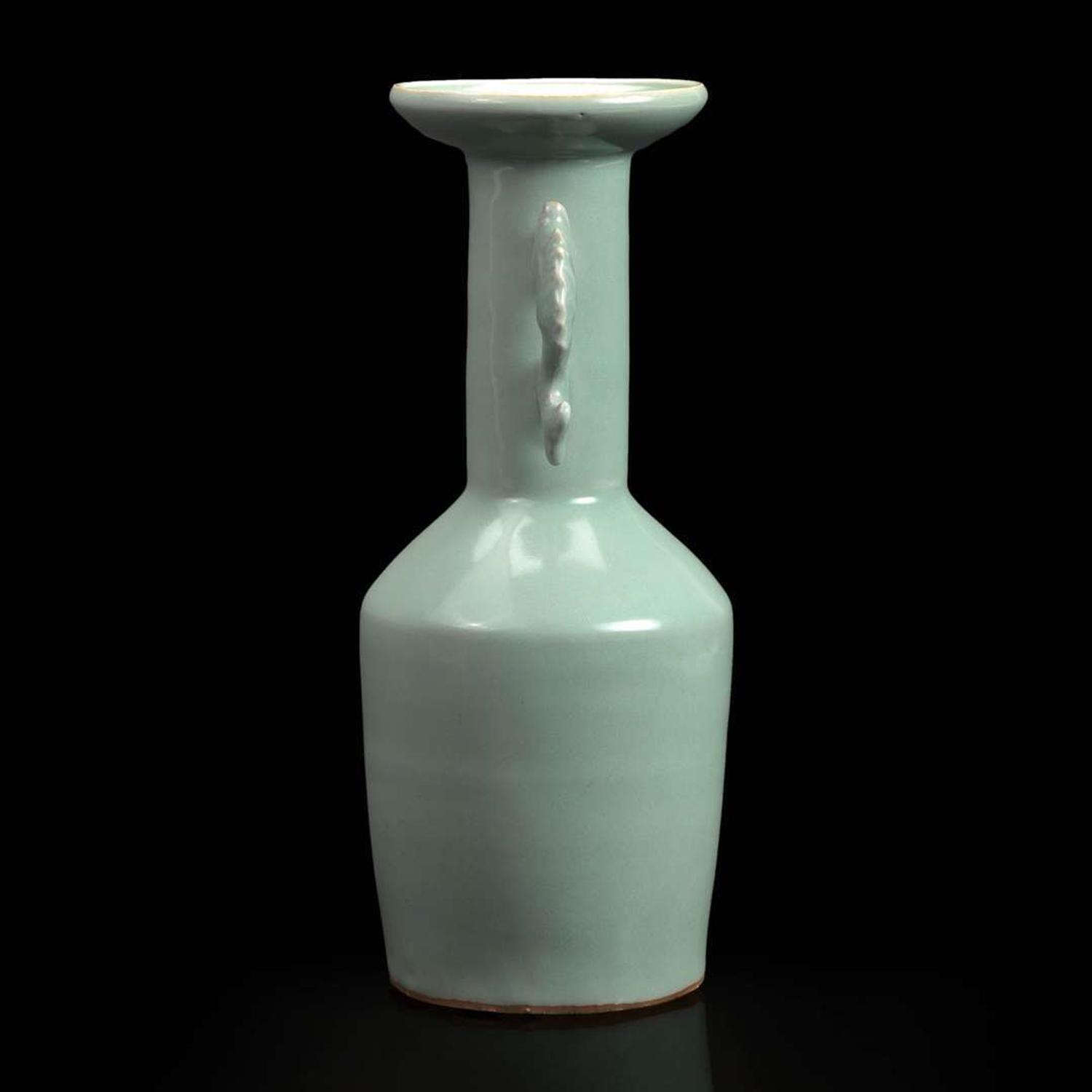 A celadon-glazed "twin-fish" mallet vase 青瓷双鱼盘口瓶