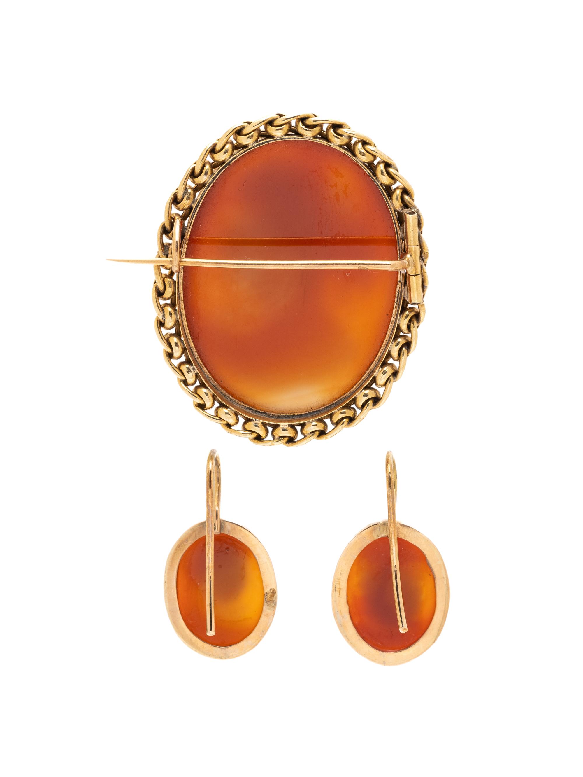 VICTORIAN, YELLOW GOLD AND HARDSTONE CAMEO BROOCH AND EARRINGS