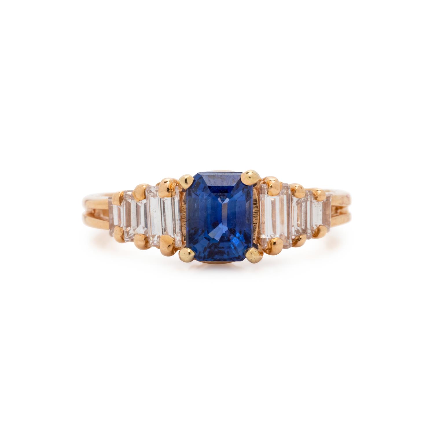 SAPPHIRE AND DIAMOND RING