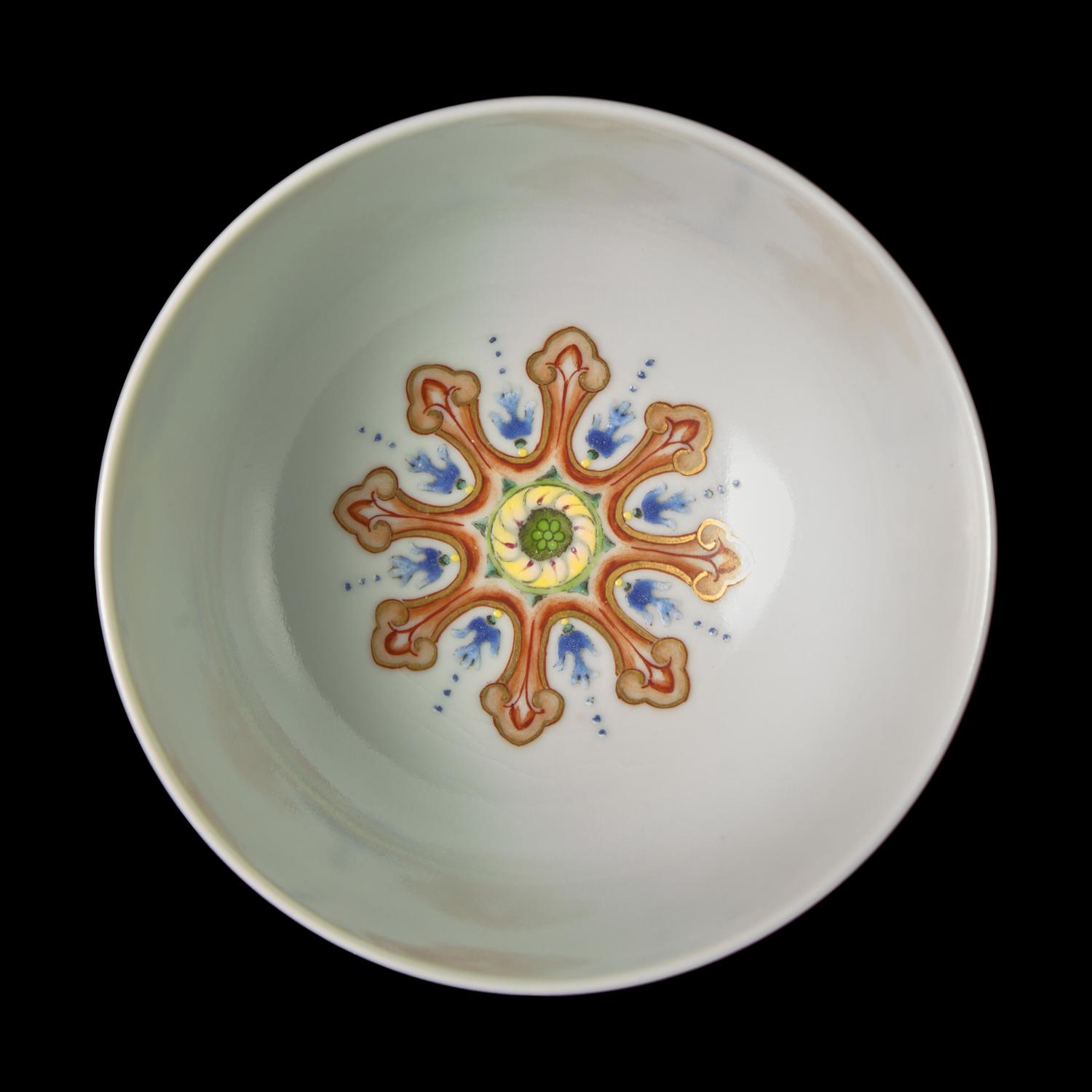 A Chinese Yellow Sgraffito Ground Famille Rose Porcelain 'Medallion' Bowl, Daoguang Mark 道光款 黃釉軋地粉彩開光節令膳盌