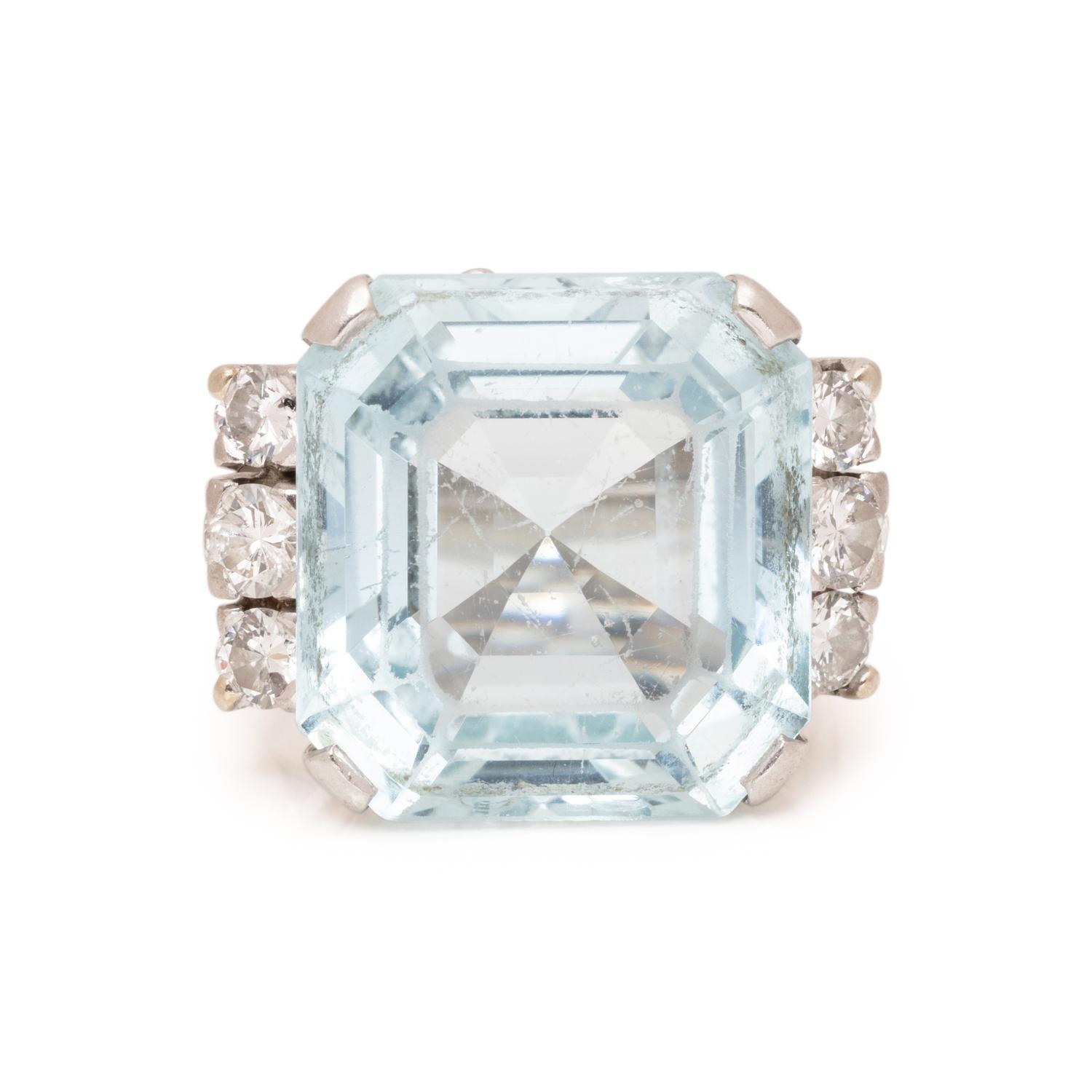 AQUAMARINE AND DIAMOND RING
