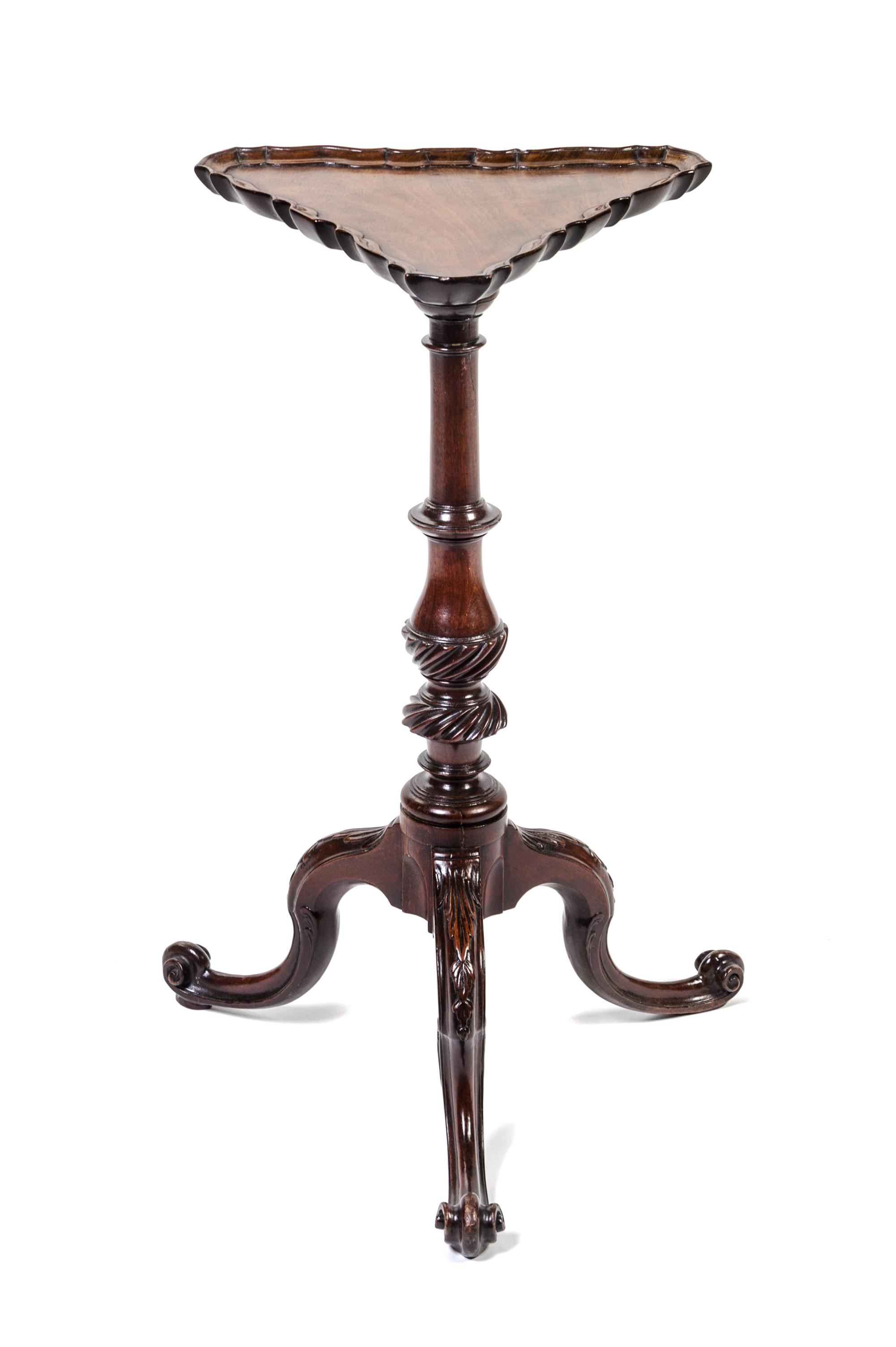 A George II Mahogany Kettle Stand Height 24 1/2 x diameter 11 inches. — MID-18TH CENTURY