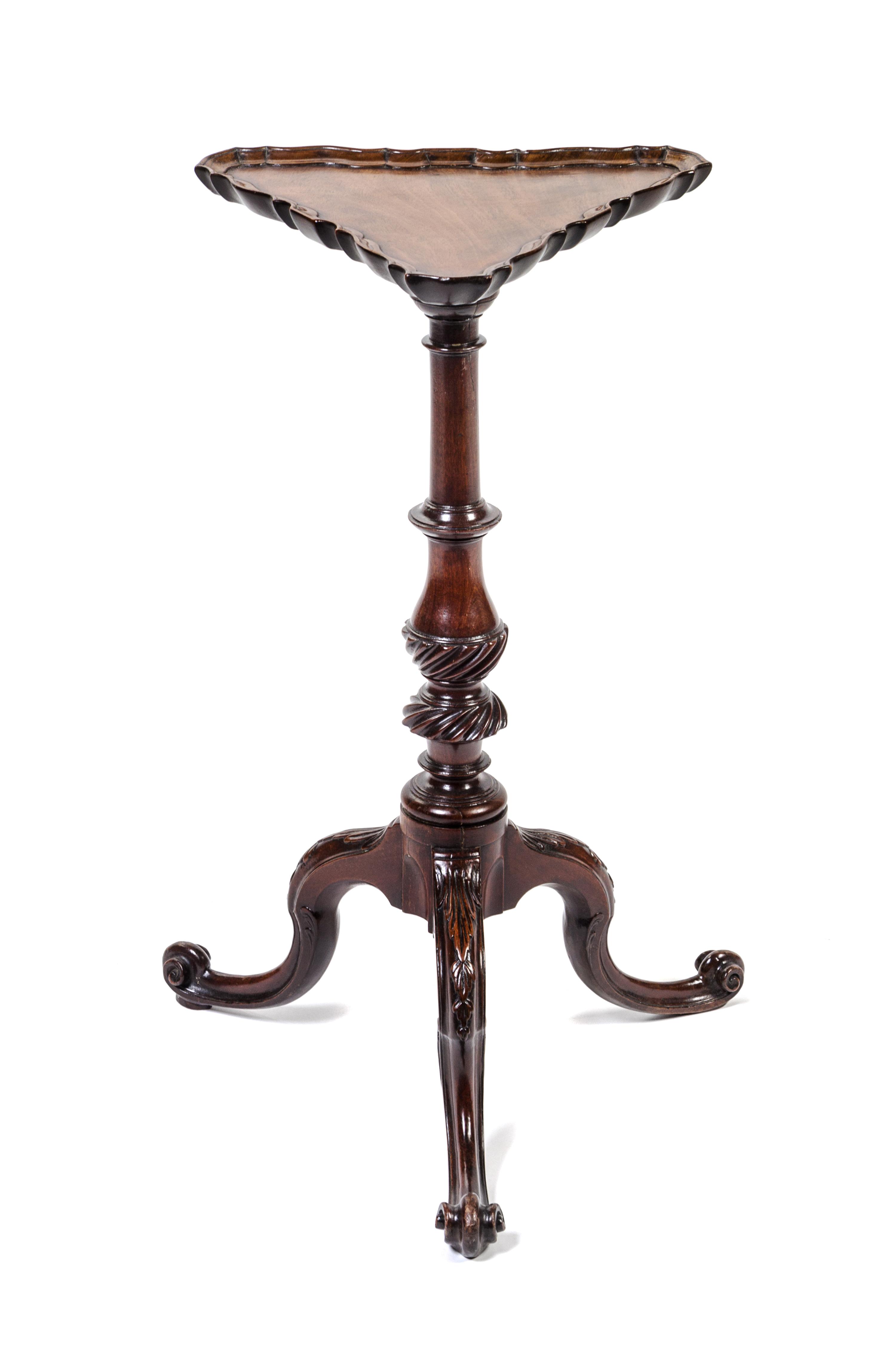 A George II Mahogany Kettle Stand Height 24 1/2 x diameter 11 inches. — MID-18TH CENTURY