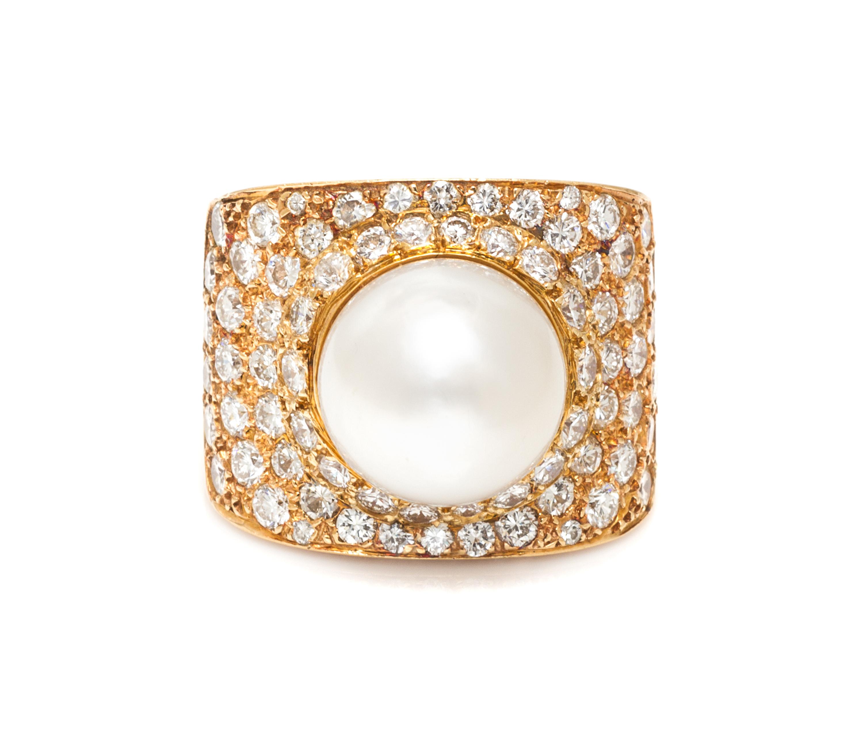 An 18 Karat Yellow Gold, Cultured South Sea Pearl and Diamond Ring, 17.80 dwts.