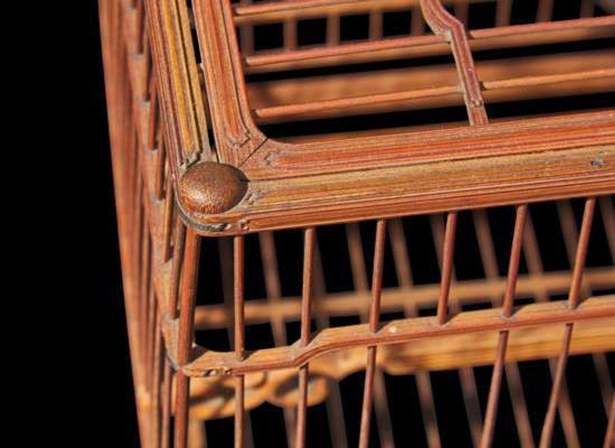 A finely executed Chinese bamboo birdcage and gold-splashed bronze hanger 精巧鳥籠及灑金銅鉤