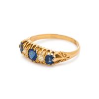 SAPPHIRE AND DIAMOND RING