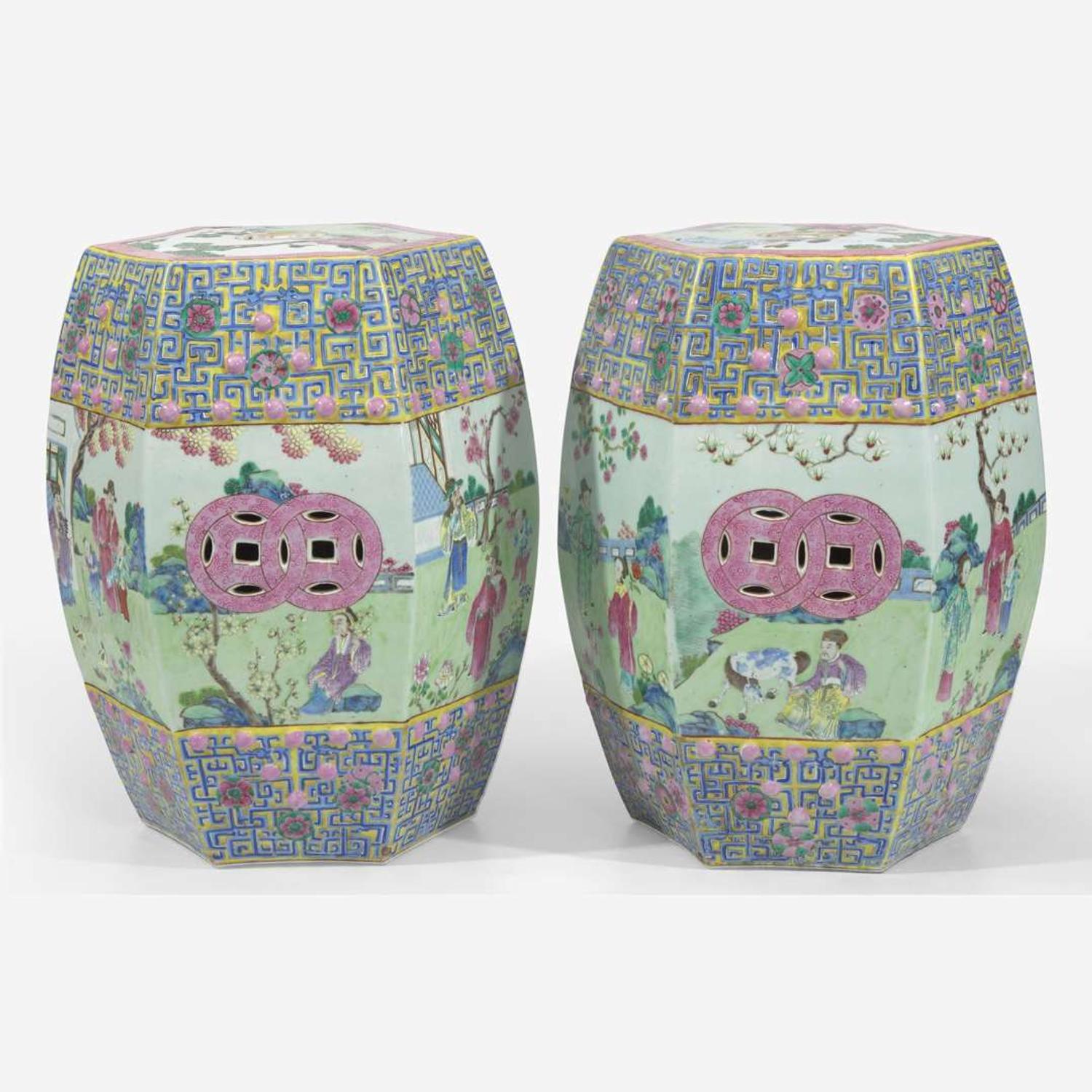 A pair of Chinese famille rose-decorated garden seats 洋彩开光花鸟人物图坐墩 19th/20th century ???????
