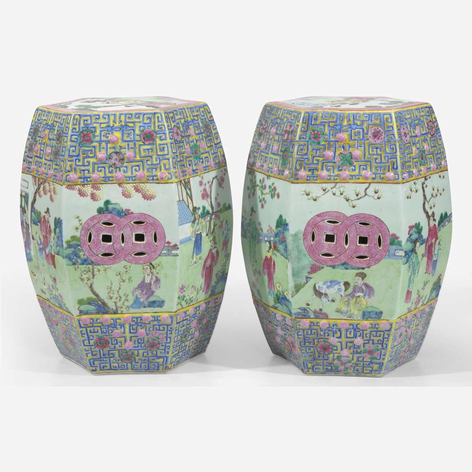 A pair of Chinese famille rose-decorated garden seats 洋彩开光花鸟人物图坐墩 19th/20th century ???????